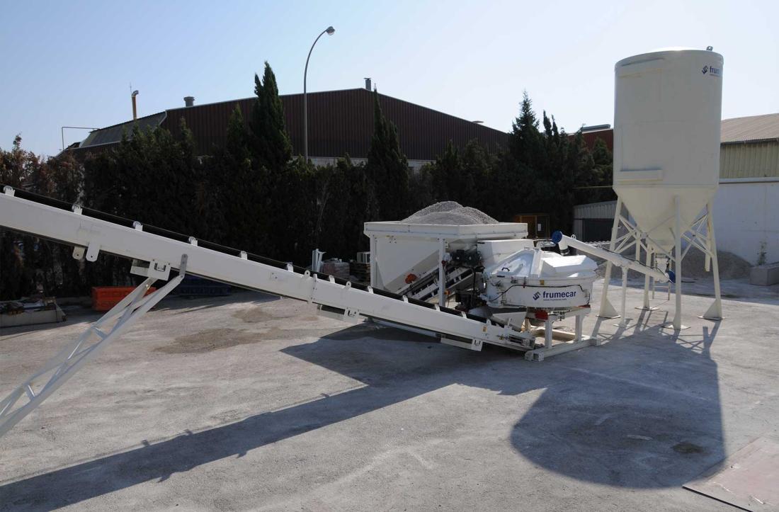 Photo distribuetru automatique de béton